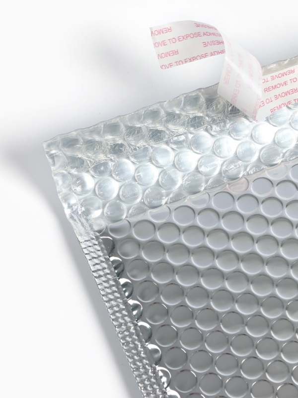 Пакет упаковочный пупырчатый, с клапаном и клеевым слоем,40х50+4 см,п/э,3 слоя, металлизир