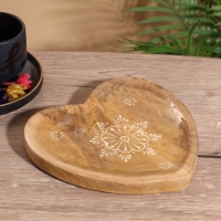 Блюдо в форме сердца &laquo;Пряник&raquo;, дерево манго, 20.5&times;20&times;2.3 см