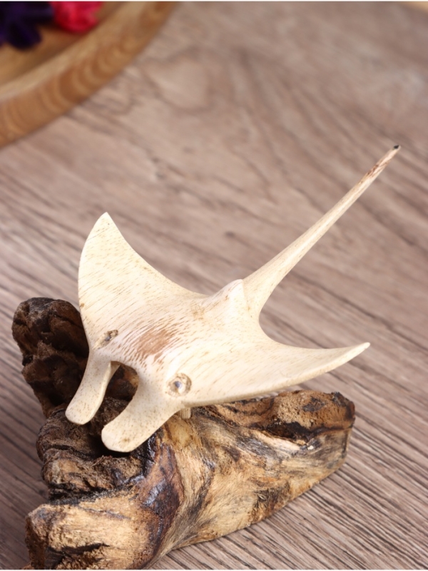 Сувенир "Скатик" дерево Джати и Камал, 10х12х5 см