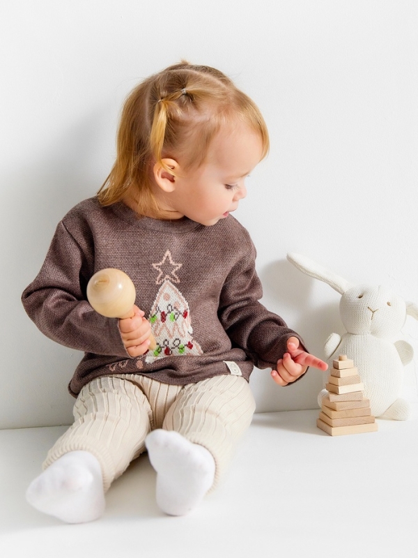 Джемпер вязаный новогодний Крошка Я "Новогодние игрушки" рост 92-98 см, цвет коричневый