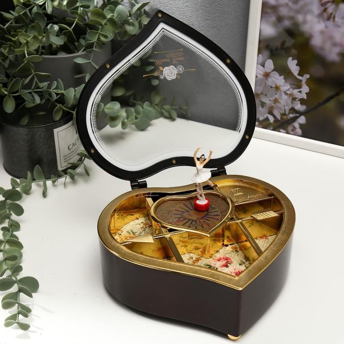 Шкатулка музыкальная пластик "Изогнутое сердце" МИКС 19х17х7 см