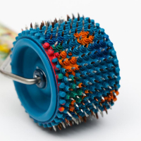 Аппликатор Ляпко «Валик Лицевой» (шаг игл 3,5 мм; D = 51 мм; ш = 40 мм) Аппликатор Ляпко «Валик Лицевой» (шаг игл 3,5 мм; D = 51 мм; ш = 40 мм)