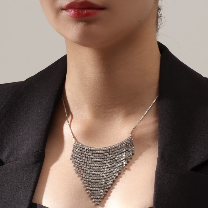 Колье «Водопад» треугольник, цвет белый в серебре, 35 см Колье «Водопад» треугольник, цвет белый в серебре, 35 см