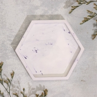 Подсвечник "Шестигранник. Мрамор" из гипса,9,7х11,3х1см,мрамор с фиолетовыми полосками