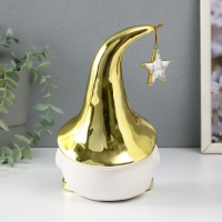 Сувенир керамика свет "Гном в золотом колпаке со звездой" белый 11,6х10,7х19,3 см Сувенир керамика свет "Гном в золотом колпаке со звездой" белый 11,6х10,7х19,3 см