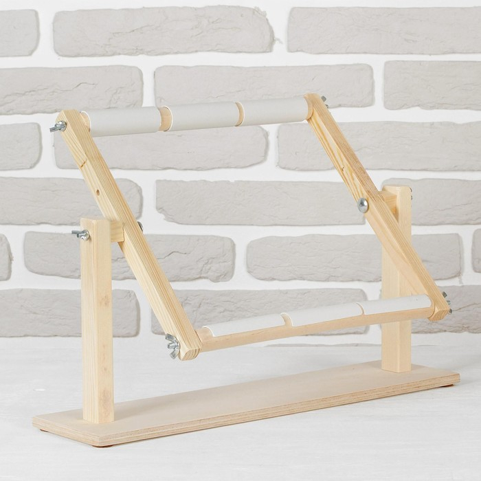 Пяльцы-рамка для вышивания, 30 &times; 30 см, с подставкой, цвет светлое дерево