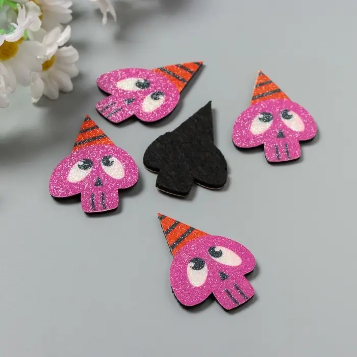 Декор для творчества войлок блеск "Череп в колпаке" 5,5х3,8 см