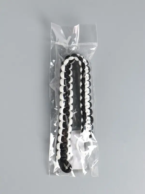 Брелок на карабине "Паракорд" шнур 0,5 см чёрно-белый 14,5х1,8х0,8 см