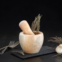 Ступка с пестиком из камня Доляна «Мрамор», 10×8 см, цвет бежевый Ступка с пестиком из камня Доляна «Мрамор», 10×8 см, цвет бежевый