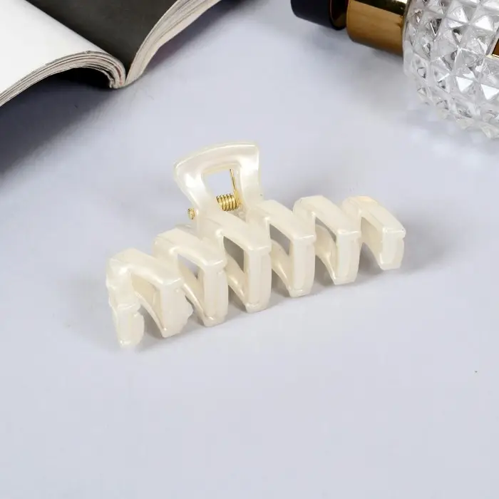 Крабик для волос &laquo;Глянец&raquo;, зигзаг, 6.5 см, белый