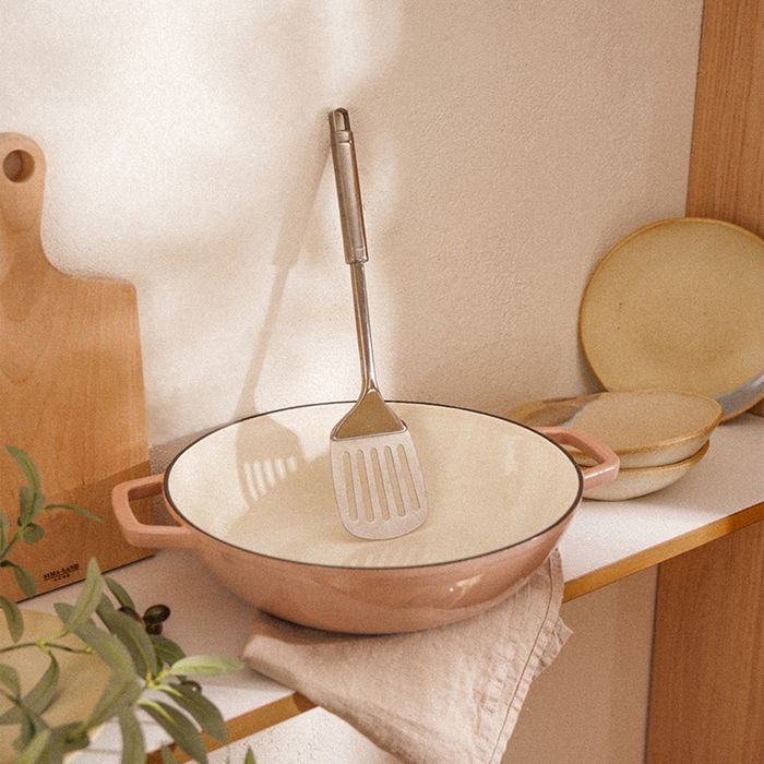 Сковорода-Вок чугунная с эмалированным покрытием SL Home, d=31 см, h=8,5 см, индукция, цвет бежевый