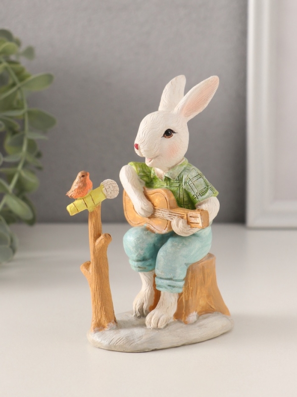 Сувенир полистоун "Зайчик играет на гитаре для птички" 8,5х6,5х12 см