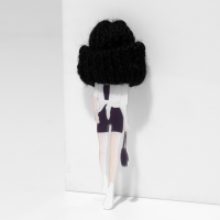 Брошь &laquo;Девочка&raquo; в велосипедках, цветная в серебре