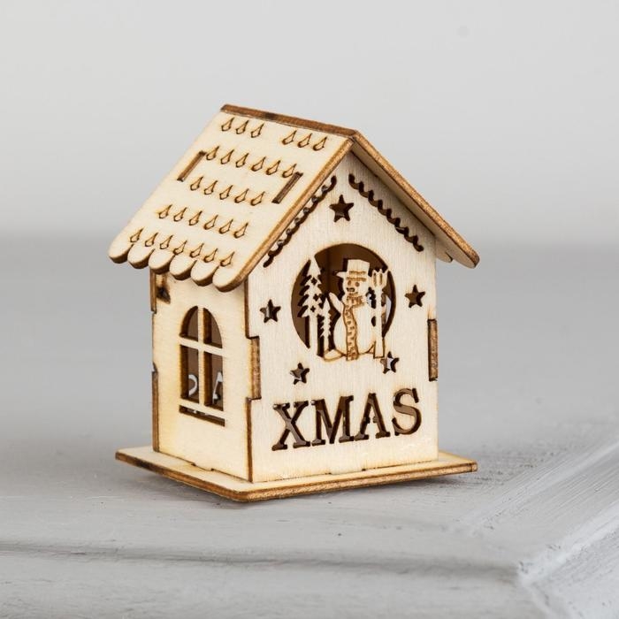 Ёлочная игрушка &laquo;Домик со снеговиком&raquo;, от батареек, свечение тёплое белое