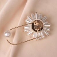 Булавка &laquo;Цветок&raquo; жемчужная гортензия, 7,7см, цвет белый в золоте