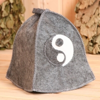 Набор подарочный 4 предмета Мужской "Инь-Янь" (шапка, коврик, рукавичка, тапочки ) Набор подарочный 4 предмета Мужской "Инь-Янь" (шапка, коврик, рукавичка, тапочки )