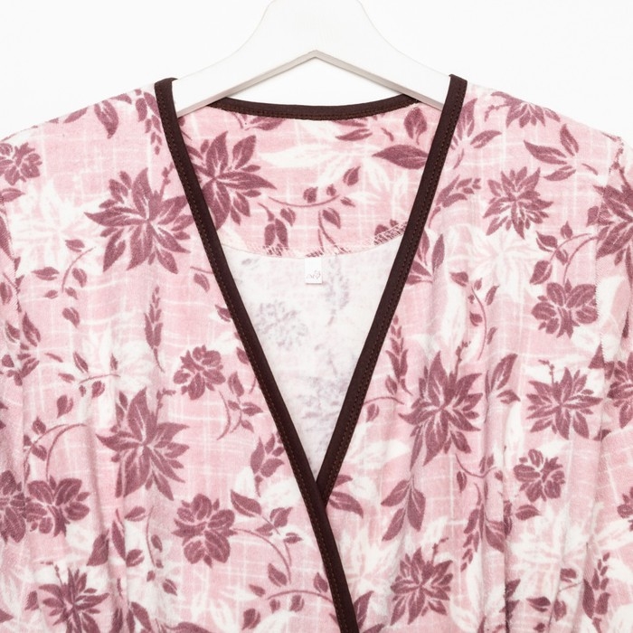 Халат женский, цвет пудровый, размер 52 Халат женский, цвет пудровый, размер 52