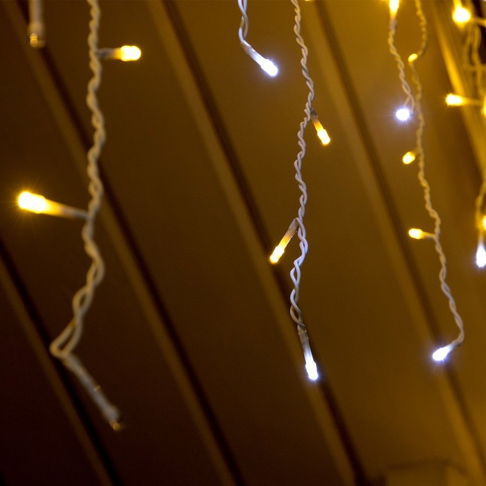 Гирлянда «Бахрома» 3 × 0.6 м, IP44, УМС, белая нить, 160 LED, свечение тёплое белое, мерцание белым, 220 В Гирлянда «Бахрома» 3 × 0.6 м, IP44, УМС, белая нить, 160 LED, свечение тёплое белое, мерцание белым, 220 В