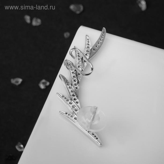 Серьга &laquo;Кафф&raquo; перо стразы, цвет белый в серебре