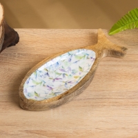 Блюдо в форме рыбки "Оттенки сирени" дерево манго 25,5х10х2 см