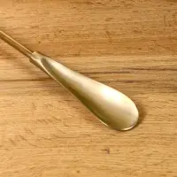 Ложка для обуви "Еловая шишка" латунь, манговое дерево 56 см