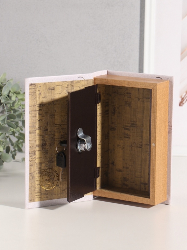 Сейф-книга дерево кожзам "Конструктор автомобилей" 21х13х5 см