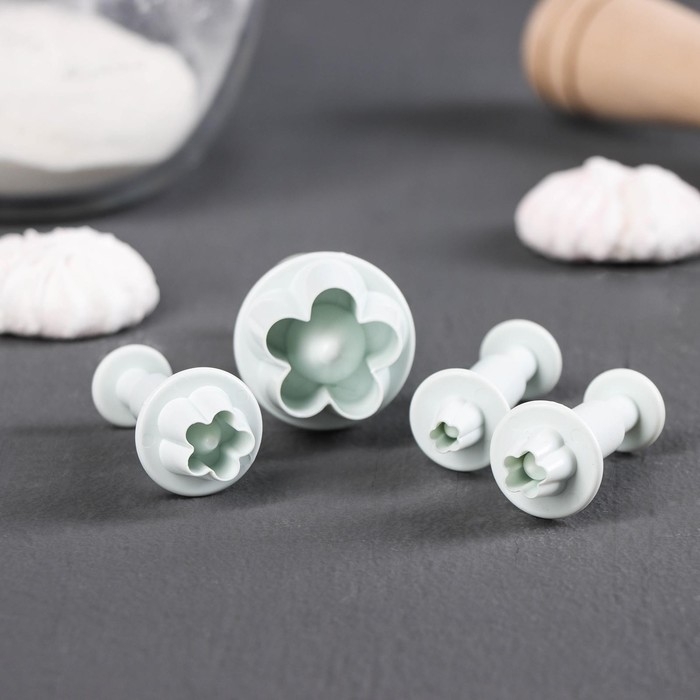 Набор плунжеров кондитерских Доляна &laquo;Ромашка&raquo;, 4 шт, d=3,3/2,4/2,1/2 см