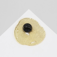 Значок &laquo;Небесные коты&raquo;, цветной в золоте