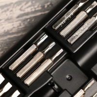 Набор отверток в фляге &laquo;Хочешь жить&raquo;, универсальный, 18 предметов