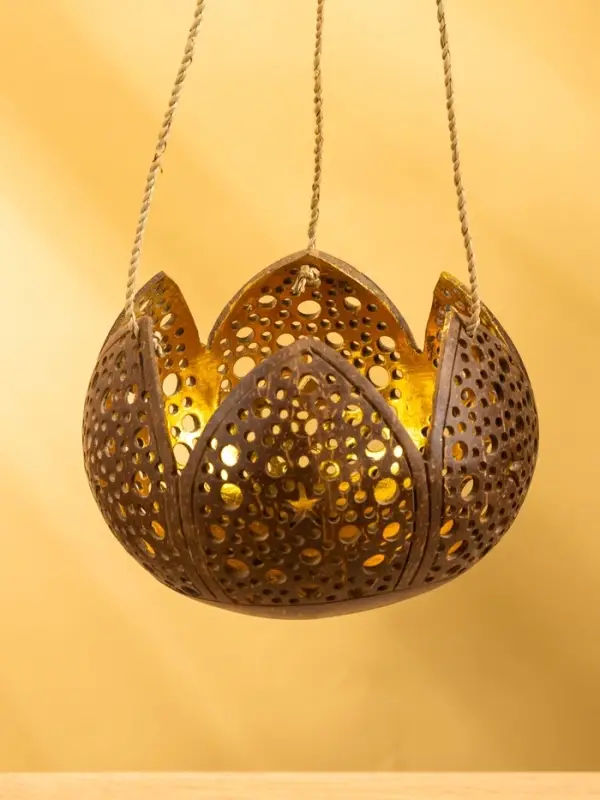 Подсвечник подвесной из кокоса &laquo;Бутон&raquo;, 14&times;14&times;10 см, коричнево-золотой