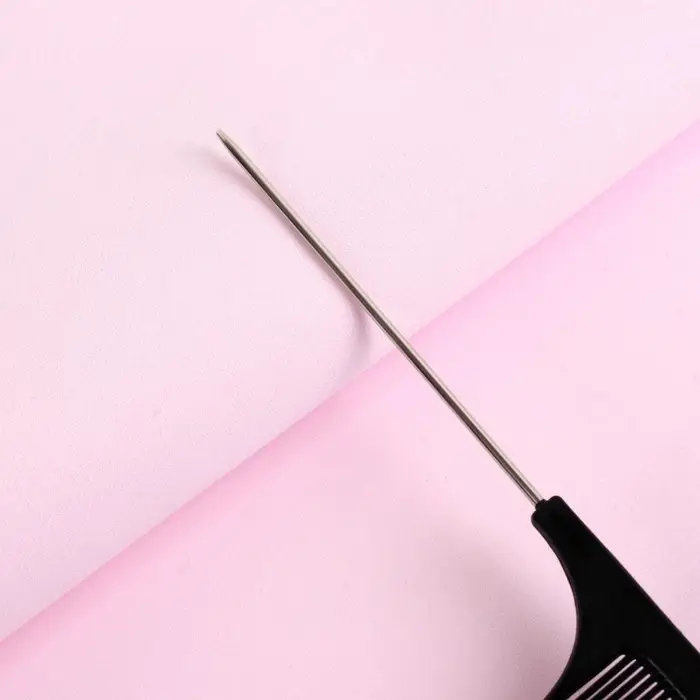 Расчёска с металлическим хвостиком, 20(&plusmn;1) &times; 2.5 см, чёрная