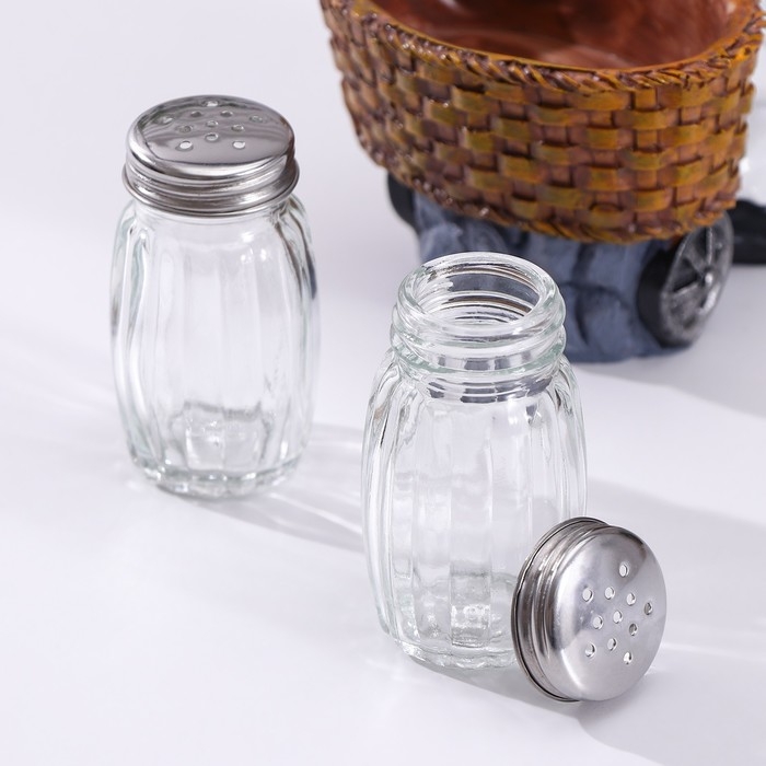 Набор для специй на подставке &laquo;Повар&raquo;, 3 предмета: солонка 50 мл, перечница 50 мл, подставка с ёмкостью для зубочисток, фигурка МИКС