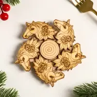 Подставка под горячее Лошадь в цветах, 11см, можжевельник