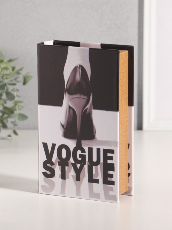 Сейф-книга дерево кожзам "Чёрная туфелька" 21х13х5 см