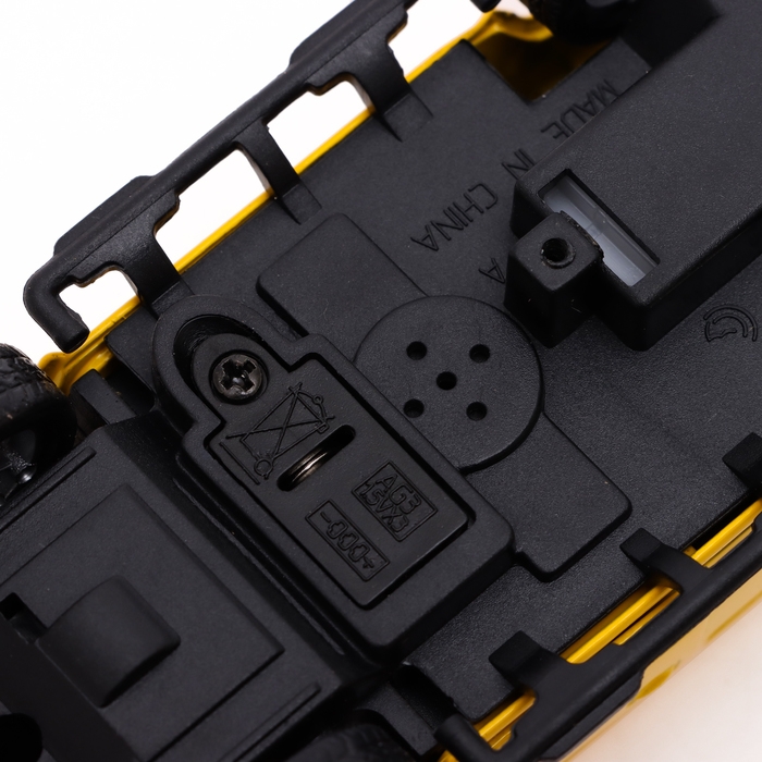 Машина металлическая &laquo;Внедорожник&raquo;, 1:36, свет, звук, открываются двери, инерция, цвет МИКС