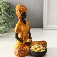 Сувенир полистоун "Африканка в горчичном наряде, с яблоками в корзине" 14х15,5х17,5 см