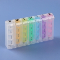 Таблетница - органайзер &laquo;Неделька&raquo;, английские буквы, утро/день/вечер/ночь, 10 &times; 20 &times; 3 см, 7 контейнеров по 4 секции, разноцветная