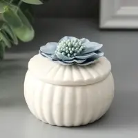 Шкатулка керамика "Голубой цветок" белая 7х7х6,5 см