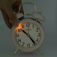 Будильник "Пеннант", дискретный ход, d-9 см, 17 х 11 см, розовый