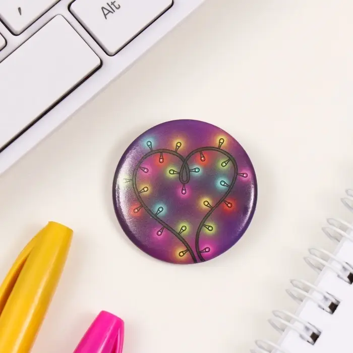 Значок закатной d=35 мм "Гирлянда" 6,5х6,5 см