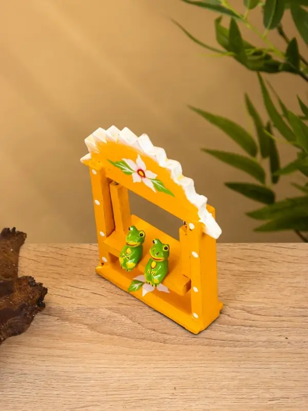 Сувенир "Лягушата на качелях" дерево 10х3,5х15 см, цв.  оранжевый