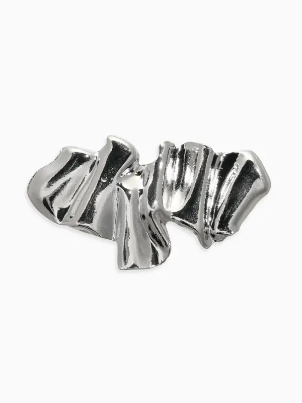 Брошь корейский стиль "Мятая" цвет серебро