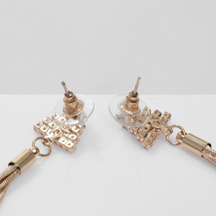 Серьги висячие со стразами &laquo;Одиссея&raquo; треугольник, цвет белый в золоте