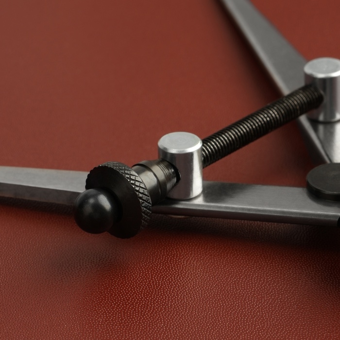 Кронциркуль для кожи, разметочный, 100 мм, 15 &times; 8 см, цвет серебряный/чёрный