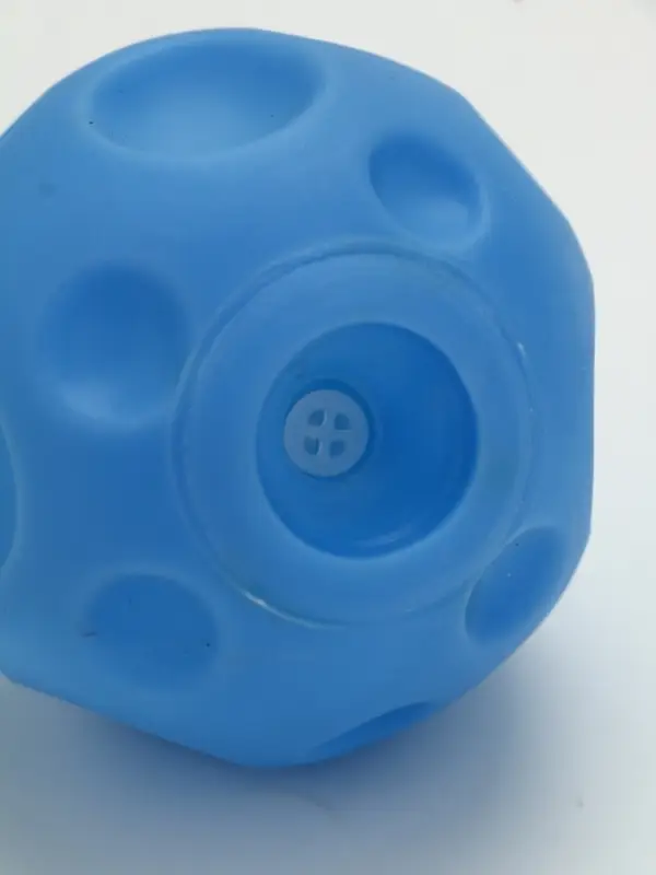 Игрушка пищащая "Мячик" для собак, 6,5 см, голубая