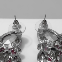 Серьги со стразами &laquo;Вспышка&raquo; капли, цвет малиново-белый в серебре