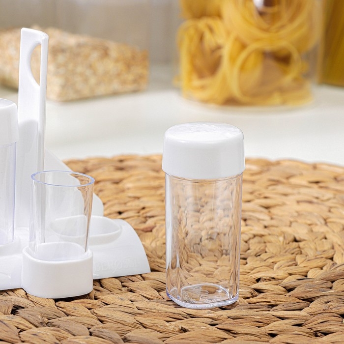 Набор для специй пластиковый «Рондо. Презент», 3 шт, на подставке с салфетницей, цвет белый Набор для специй пластиковый «Рондо. Презент», 3 шт, на подставке с салфетницей, цвет белый