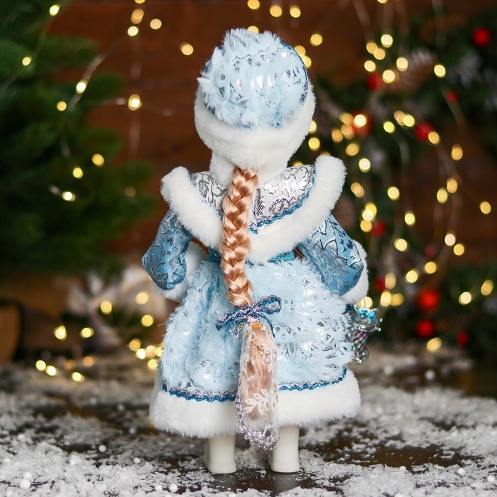 Снегурочка Снегурочка "В шубке с камнями и барабанчиком" 30 см, голубой