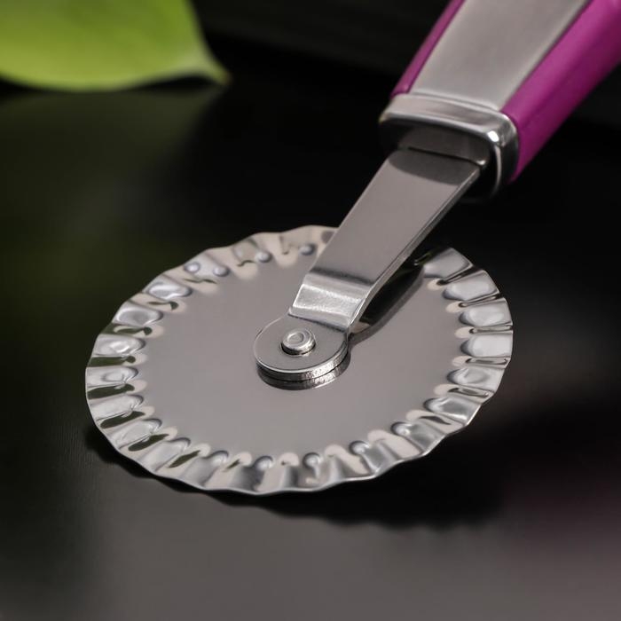 Нож для пиццы и теста Доляна Blade, 20 см, ручка soft-touch, цвет фиолетовый