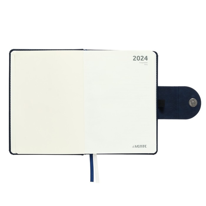 Ежедневник датированный 2024 A5 176 листов, deVENTE.Norwich, твёрдая обложка с поролоном из искусственной кожи, ляссе, кремовый блок 70 г/м2, синий Ежедневник датированный 2024 A5 176 листов, deVENTE.Norwich, твёрдая обложка с поролоном из искусственной кожи, ляссе, кремовый блок 70 г/м2, синий